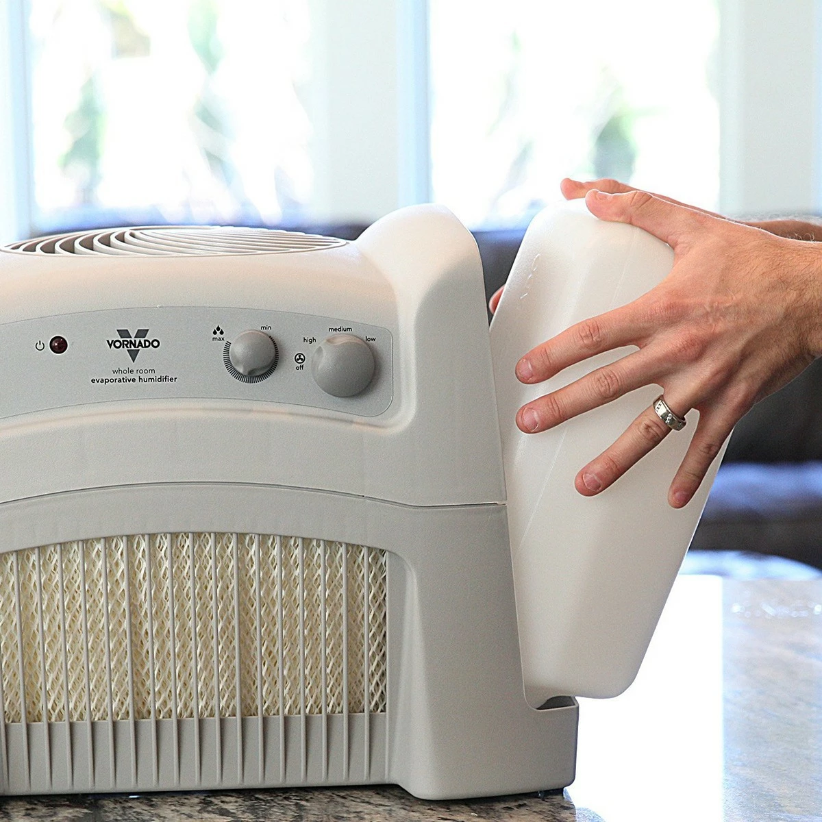 Vornado Evap40 Vortex Whole Room 4-Gallon Evaporative Humidifier 6 Vornado Evap40 Vortex Whole Room 4-Gallon Evaporative Humidifier - Image 4